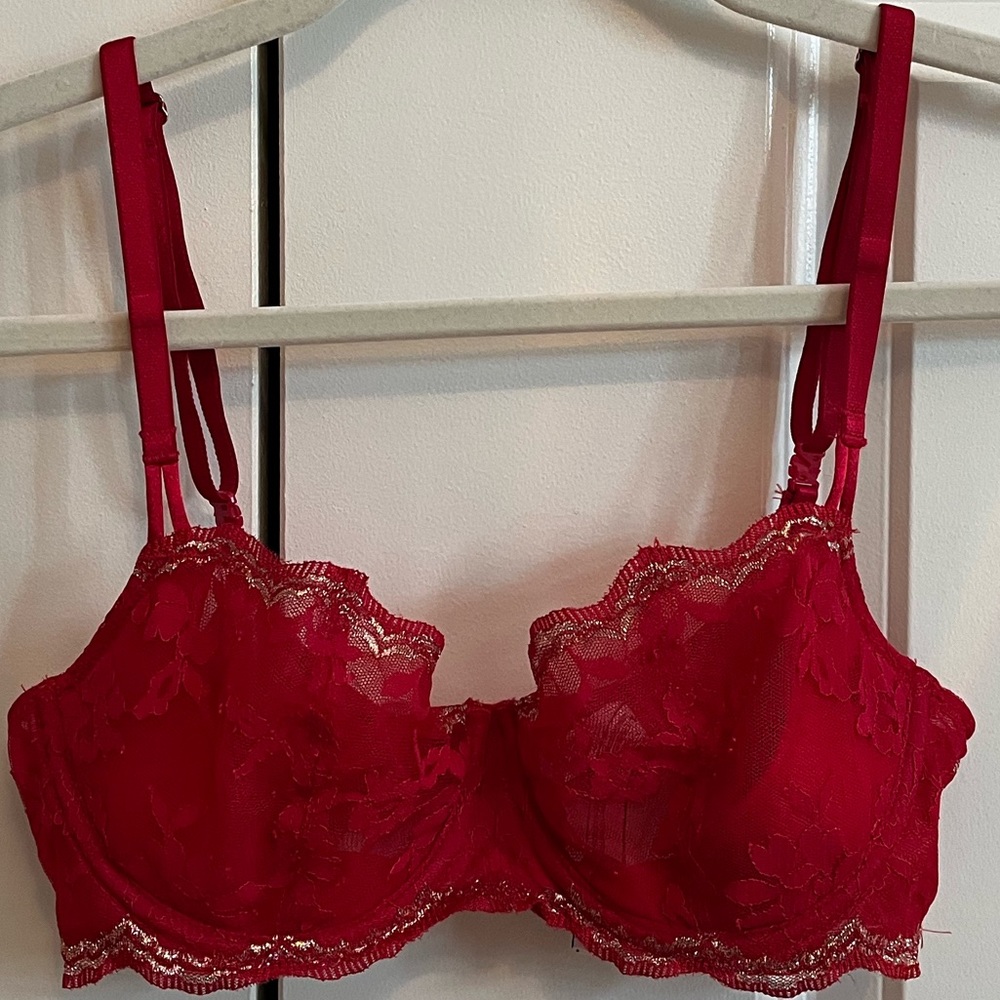 Victoria’s Secret Dream Angels Push-up Without Padding Bra